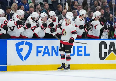Ottawa Senators forward Tim Stutzle celebrates goal during 2025 game.