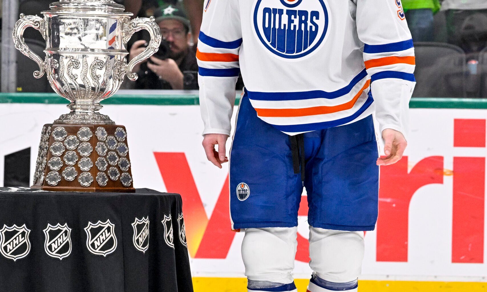 Oilers' Connor McDavid Starts Training Camp With New Line