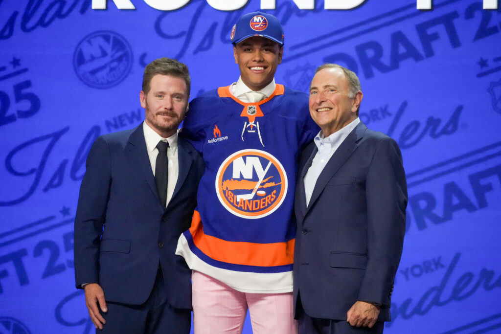 Islanders Return Kashawn Aitcheson To OHL Barrie