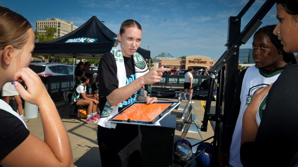 Paige Bueckers, Arike Ogunbowale, Dallas Wings, WNBA