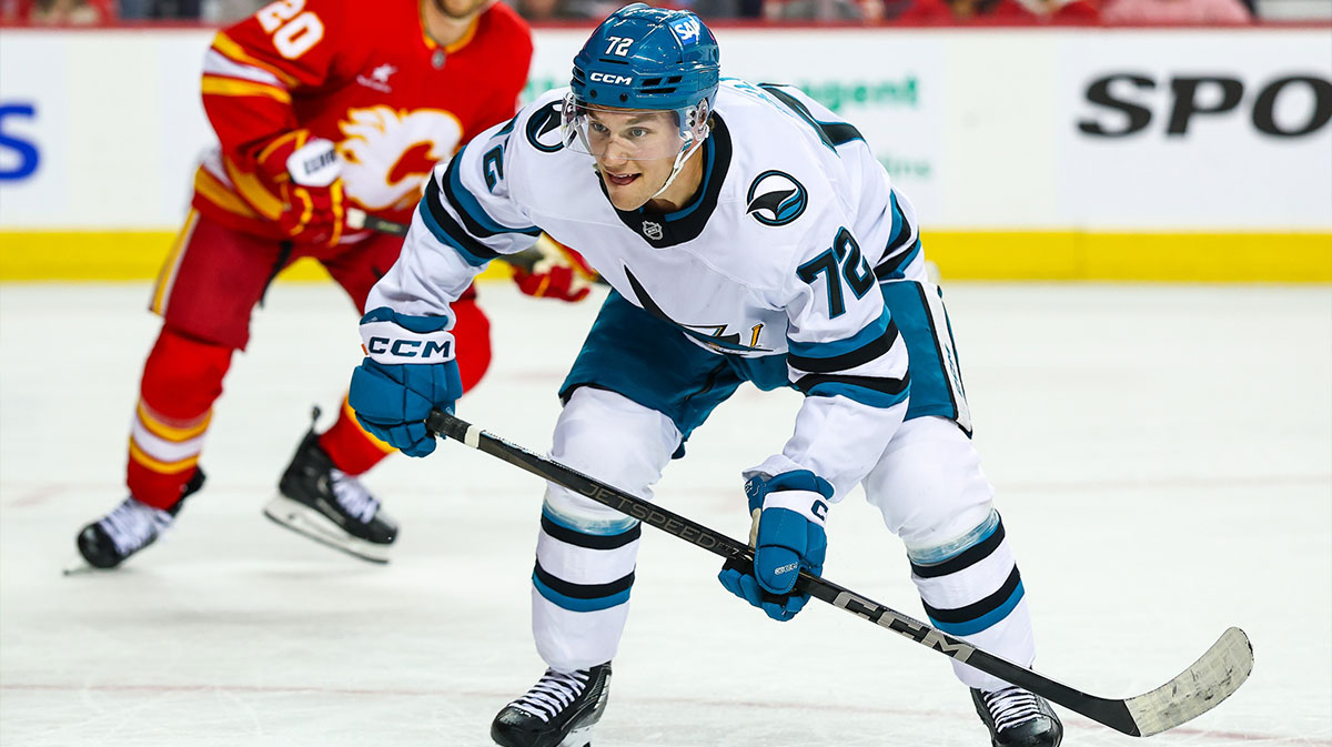 San Jose Sharks left wing William Eklund (72) against the Calgary Flames during the third period at Scotiabank Saddledome.