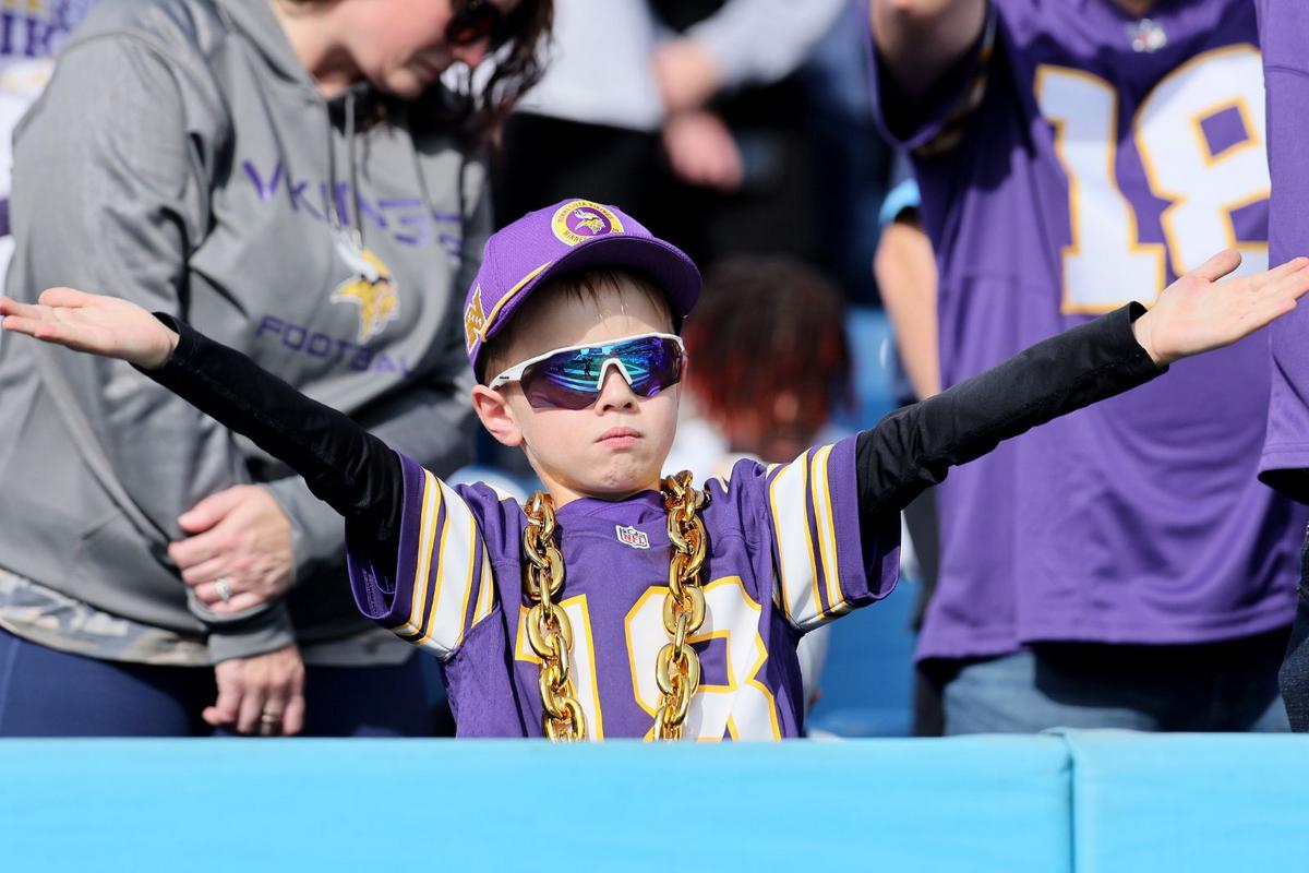 Minnesota Vikings Kick Off Season With Hopeful Fans In Chicago