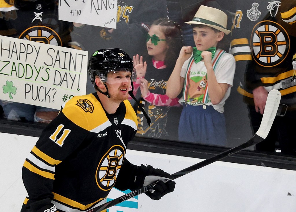 Casey Mittelstadt hopes to find his niche with Bruins