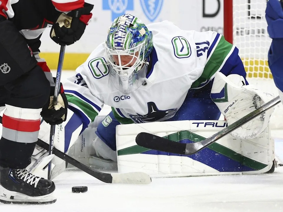  Kevin Lankinen makes a save against the Sabres on Nov. 29, 2024 in Buffalo. He made 31 saves in a 4-3 win.