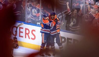 Kane adds edge, experience to hometown Canucks