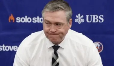 Commotion dans le vestiaire des Islanders : Patrick Roy est dans l