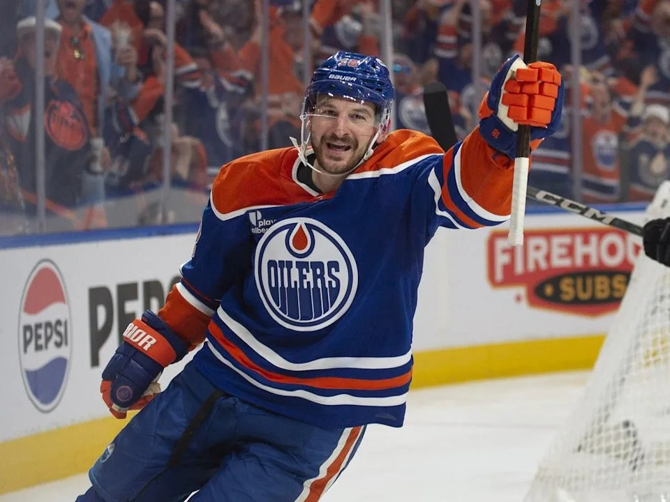  Zach Hyman (18) of the Edmonton Oilers, celebrates his first goal of the third period against the Dallas Stars in the Western Conference Final in Edmonton on Sunday, May 25, 2025.
