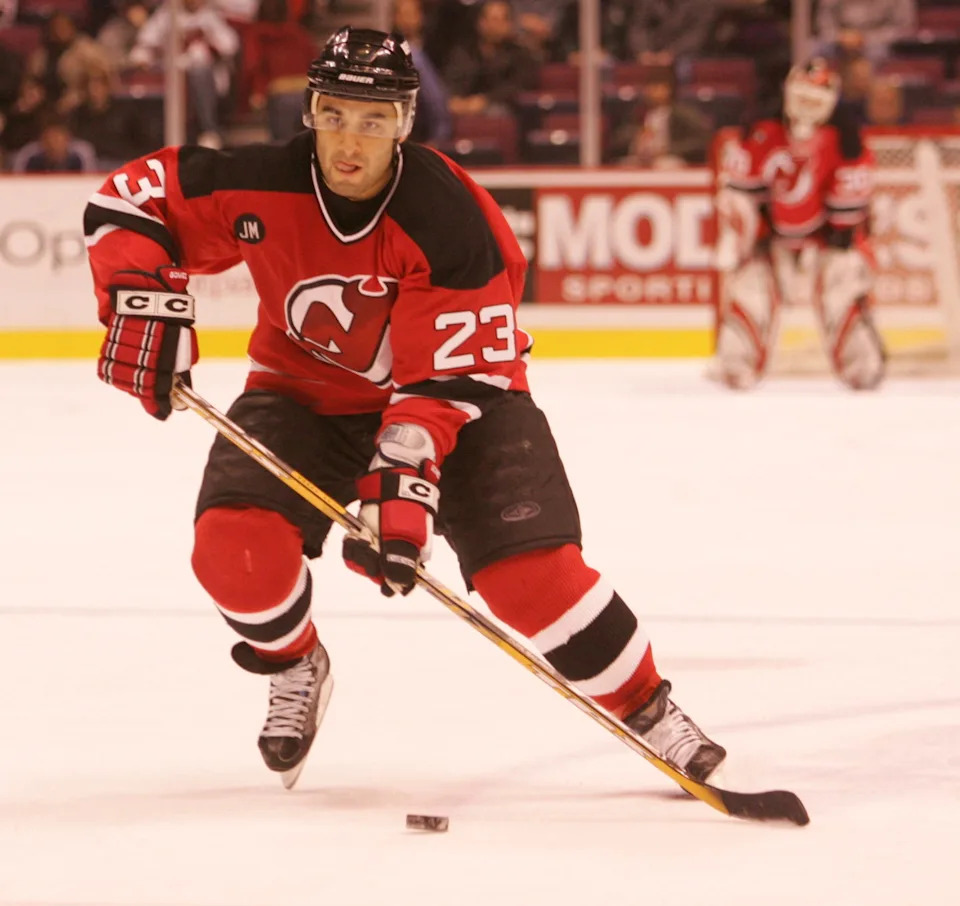 29663 East Rutherford, New Jersey -- March, 30 2006 -- Buffalo Sabres vs NJ Devils -- Devils #23 Scott Gomez.