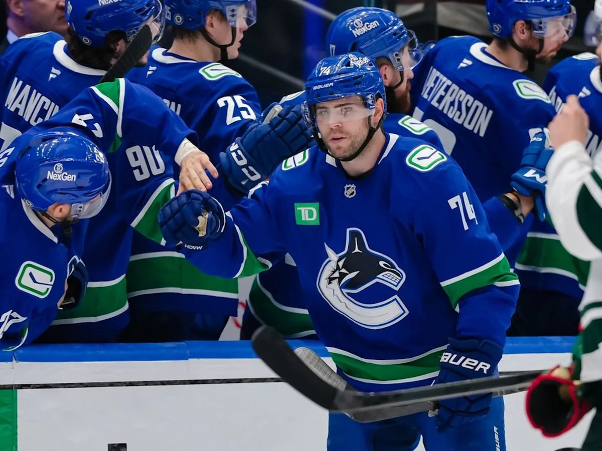 Why Jake DeBrusk has used one of NHL's shortest sticks