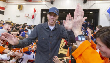 Edmonton Oilers taking right path in McDavid negotiation and it will work out well for all, NHL insider says