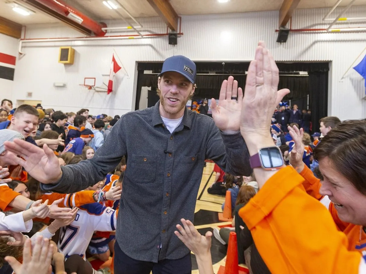 Edmonton Oilers taking right path in McDavid negotiation and it will work out well for all, NHL insider says