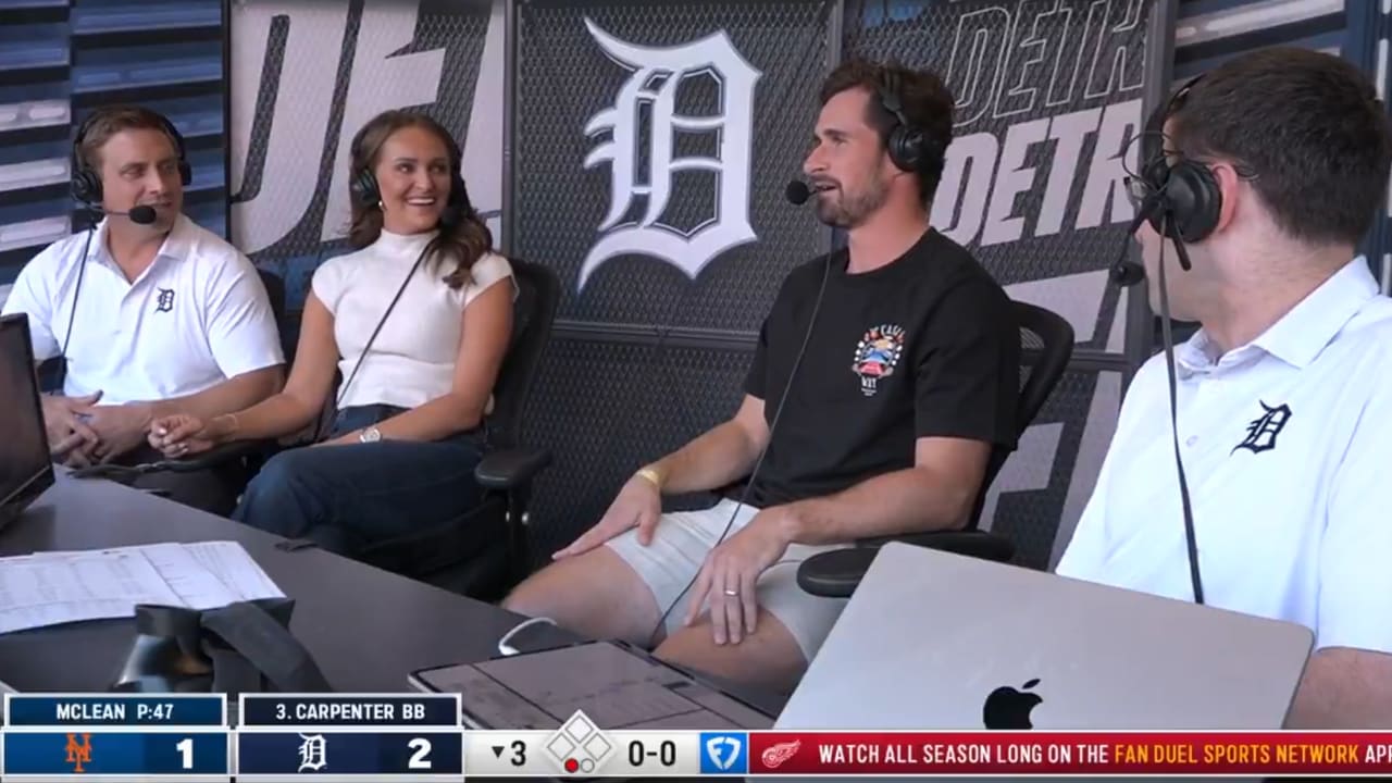 Larkin joins Tigers broadcast booth during MLB game