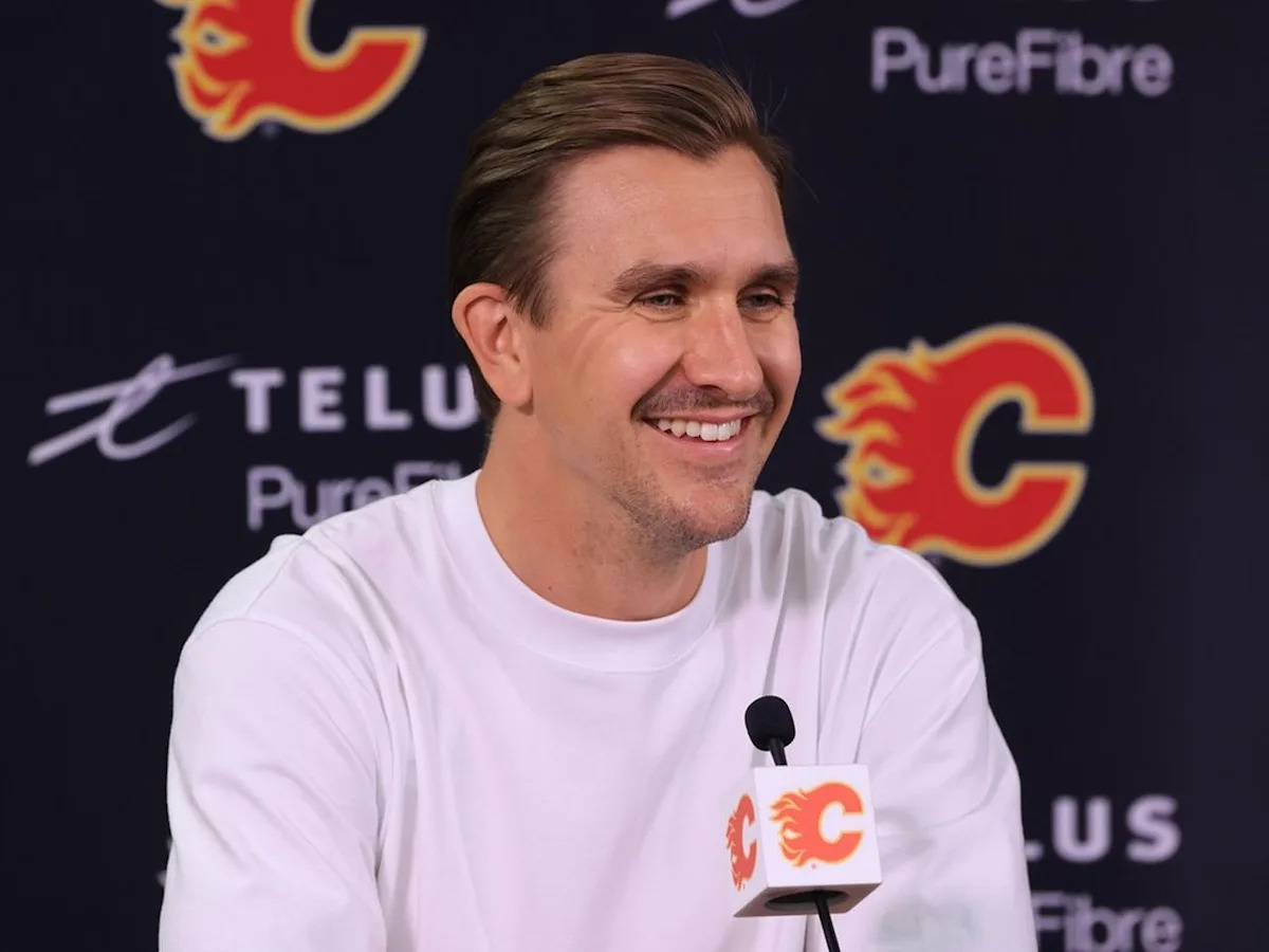 With new Flames deal in hand, Mikael Backlund has Jarome Iginla's games played record in sight