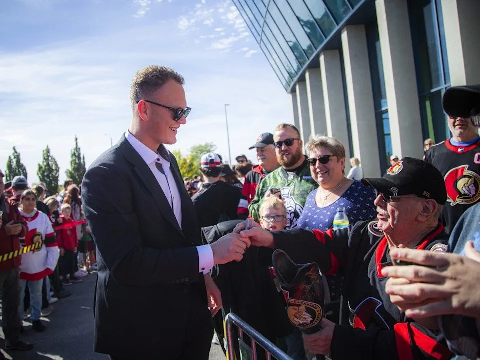 Brady Tkachuk was a fan favourite on the red carpet as he took time to sign countless autographs and pose for photographs Sunday.
