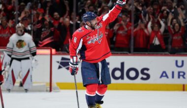 Ovechkin scores twice to tie Gretzky's NHL goals record at 894 as Capitals beat Blackhawks 5-3