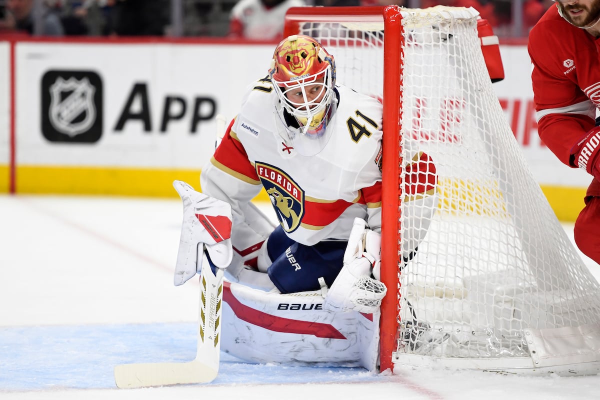 Vítek Vaněček joins Utah Mammoth, reunites with fellow Czech goalie Karel Vejmelka