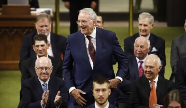 Former Canadiens star goaltender Ken Dryden dies of cancer at age 78 | NanaimoNewsNOW