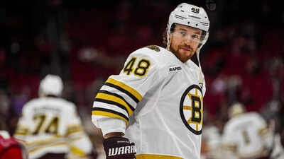 Ex-Sidney Crosby teammate signs Blackhawks PTO, but four NHL contenders still circling with serious interest