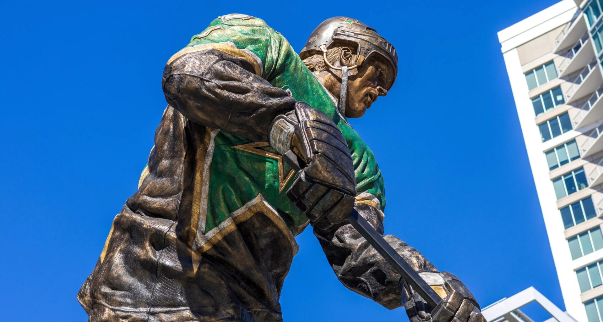 Mike Modano statue Dallas
