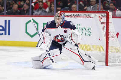 Daniil Tarasov makes a remarkable impression with a 47-save performance for the Florida Panthers against the Carolina Hurricanes