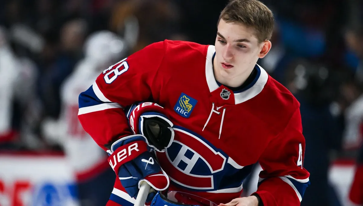 Offre dévoilée à Montréal: Lane Hutson voit rouge