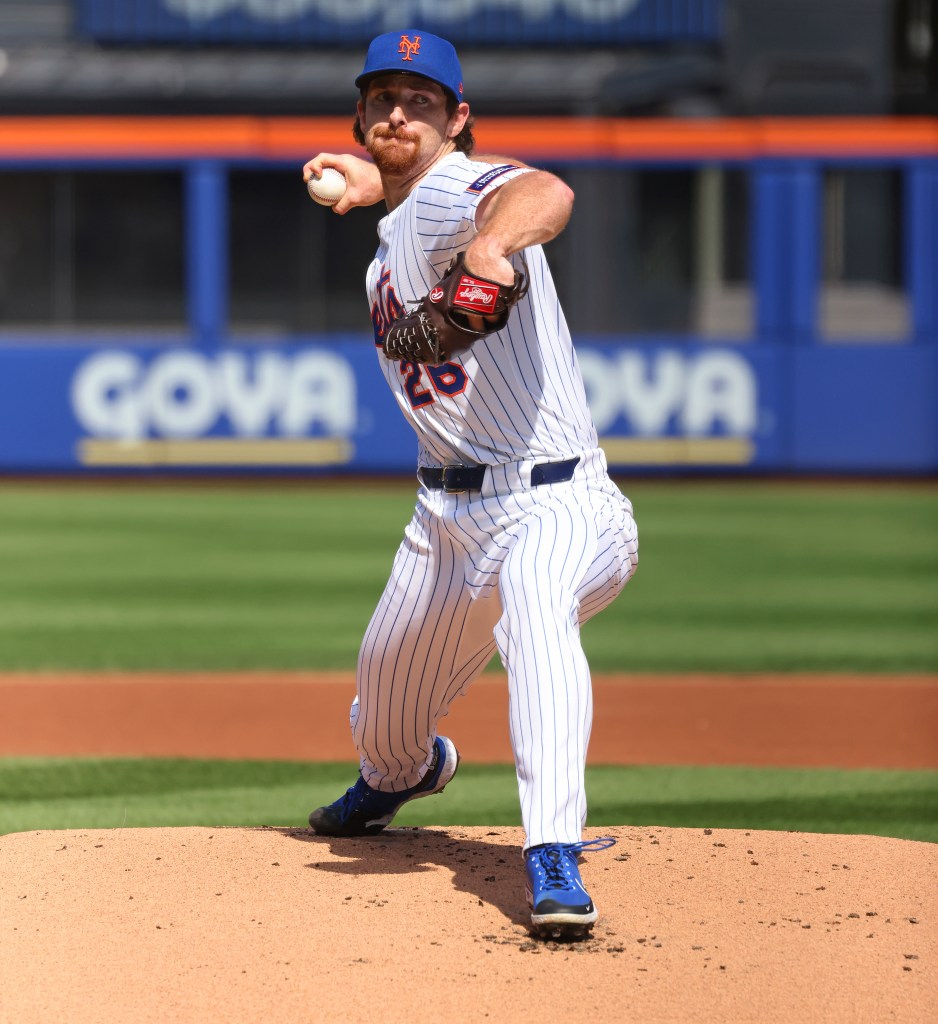 Nolan McLean pitches during the Mets-Rangers game on Sept. 14, 2025. 