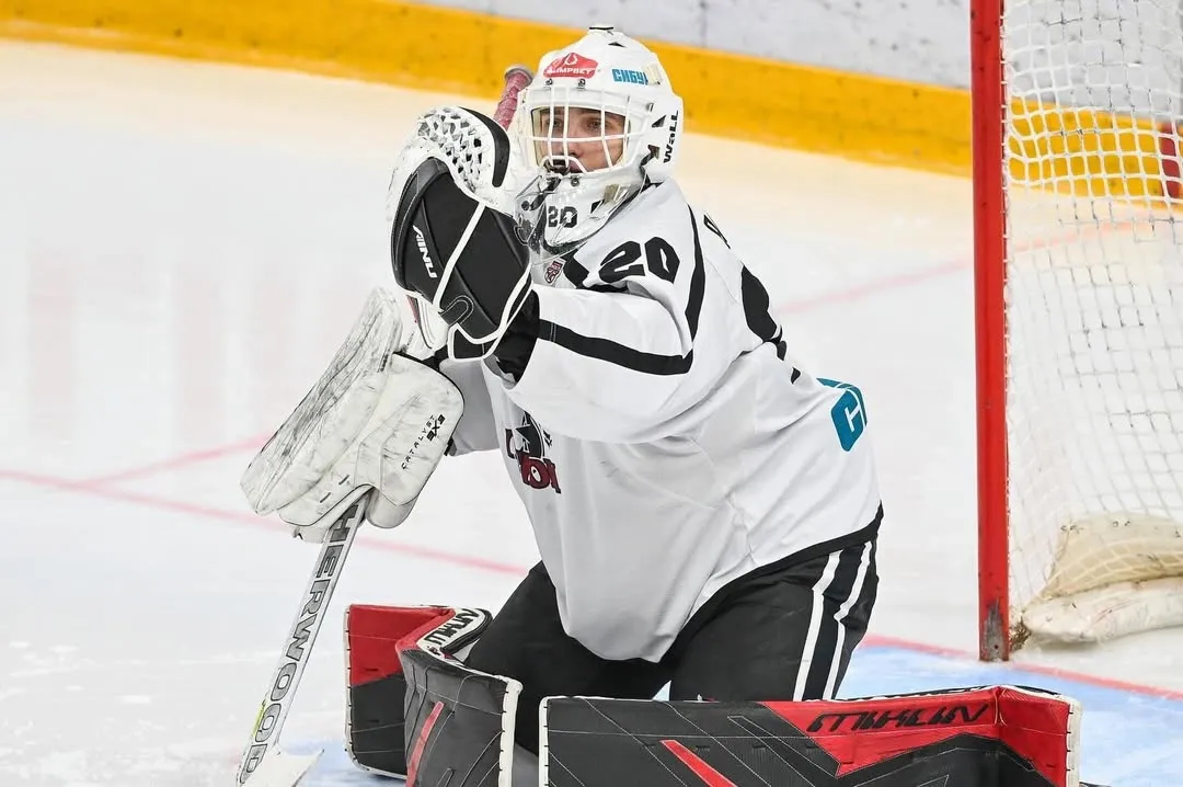 Surprise à Montréal: le gardien de Kent Hughes fait des flammèches