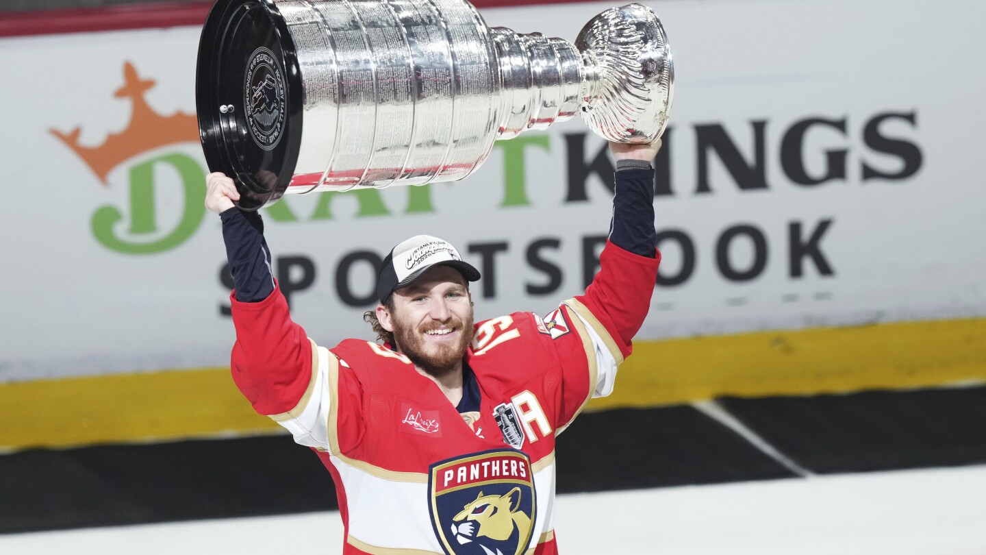 Panthers expect Matthew Tkachuk to be sidelined until December after surgery