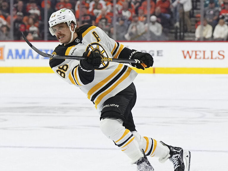 Pastrnak not worried about 'nagging' knee injury