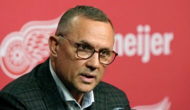 Rebuilding NHL teams prioritize developing top prospects amid NHL's rising salary cap