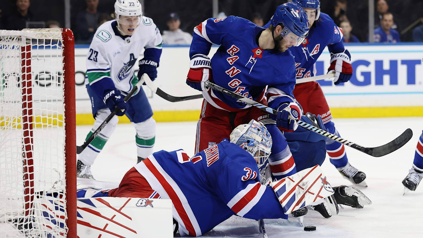 Vancouver Canucks v New York Rangers