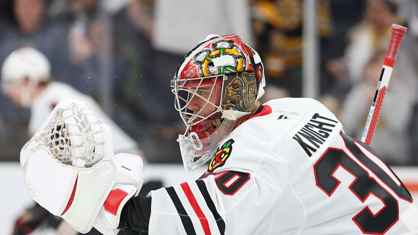 Chicago Blackhawks v Boston Bruins