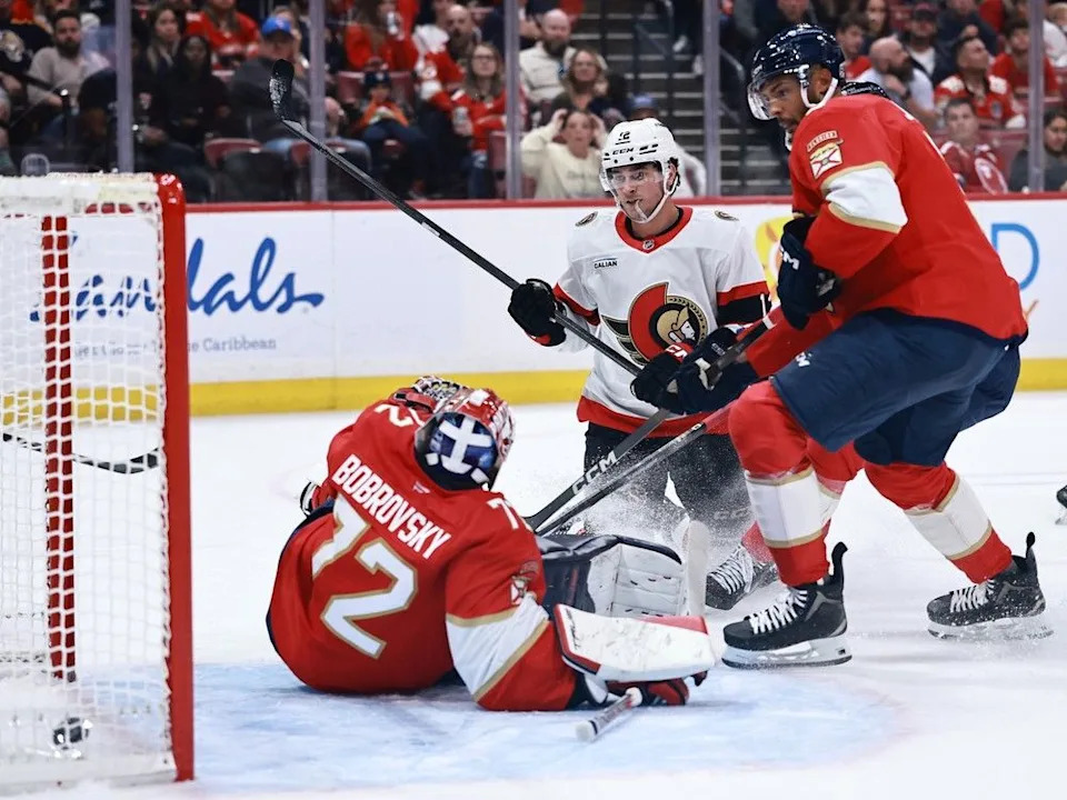  Shane Pinto of the Senators scores a goal on Sergei Bobrovsky of the Panthers during the first period.