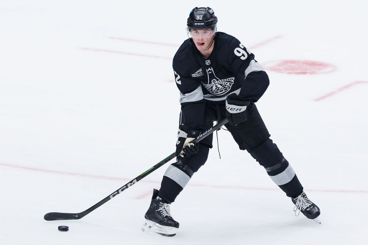 Los Angeles Kings D Brandt Clarke (92) looks to pass the puck during an NHL game against the Carolina Hurricanes at the Crypto.com Arena on October 18, 2025 in Los Angeles, California.