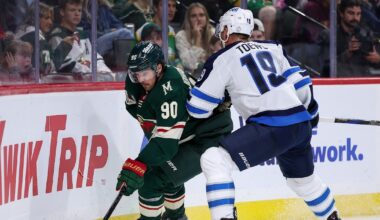 Winnipeg Jets' Jonathan Toews Injured Vs. Minnesota Wild