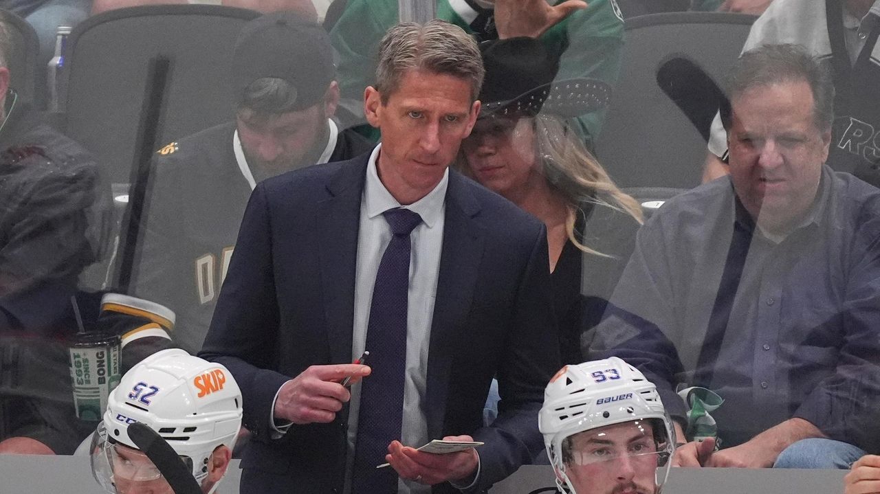 Edmonton Oilers extend coach Kris Knoblauch through the 2028-29 season