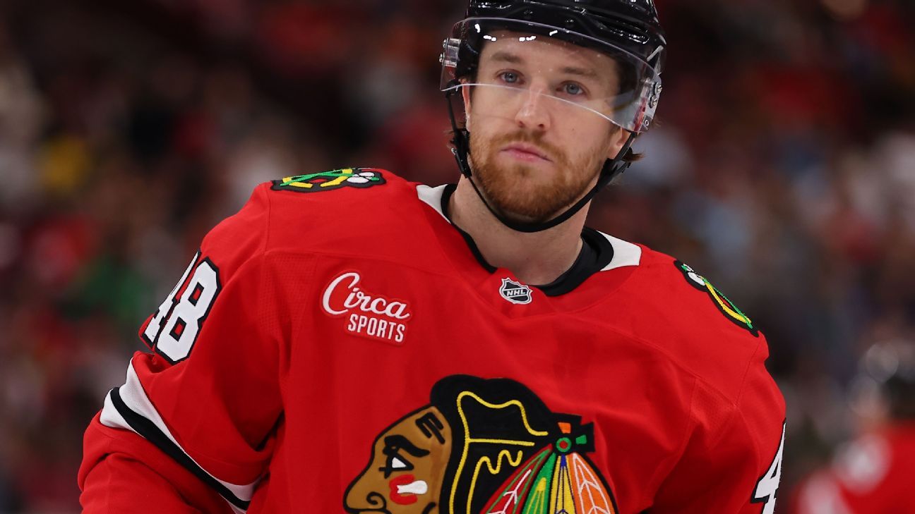 Matt Grzelcyk secures one-year deal from Chicago Blackhawks