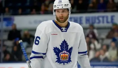 Tampa Bay Lightning Acquire 6-Foot-8 Former Maple Leaf