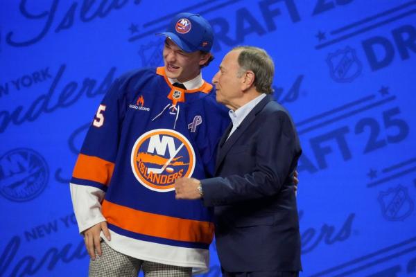 Matthew Schaefer, top pick in ’25 draft, set for debut as Isles visit Pens