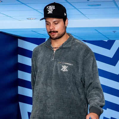 Toronto Maple Leafs’ Auston Matthews makes headlines for mysterious pants edit