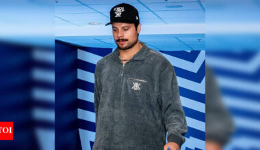 Toronto Maple Leafs’ Auston Matthews makes headlines for mysterious pants edit | NHL News