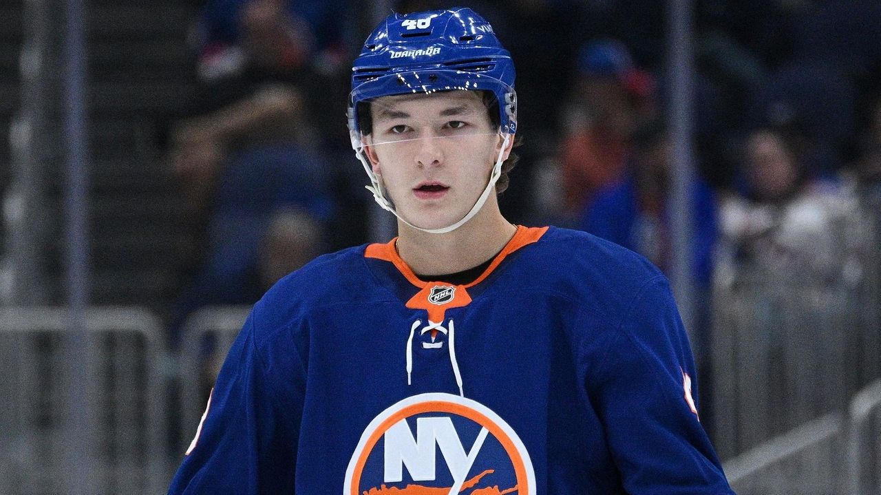 Matthew Schaefer won't admit to any rookie nerves before NHL debut