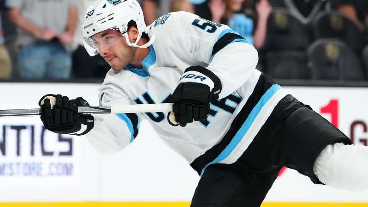 Mammoth defenseman Sean Durzi expected to miss 4 weeks with upper-body injury