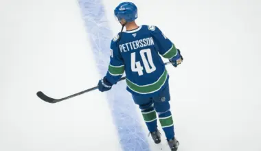 Vancouver Canucks' Elias Pettersson Already Under Fire After Horrendous Start to the Sea