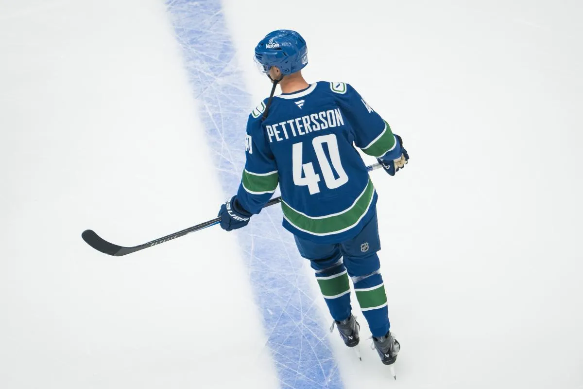 Vancouver Canucks' Elias Pettersson Already Under Fire After Horrendous Start to the Sea