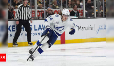 Conor Geekie gets jumped by Hendrix Lapierre and Trevor van Riemsdyk as 3rd period brawl shakes up Capitals vs Lightning showdown | NHL News