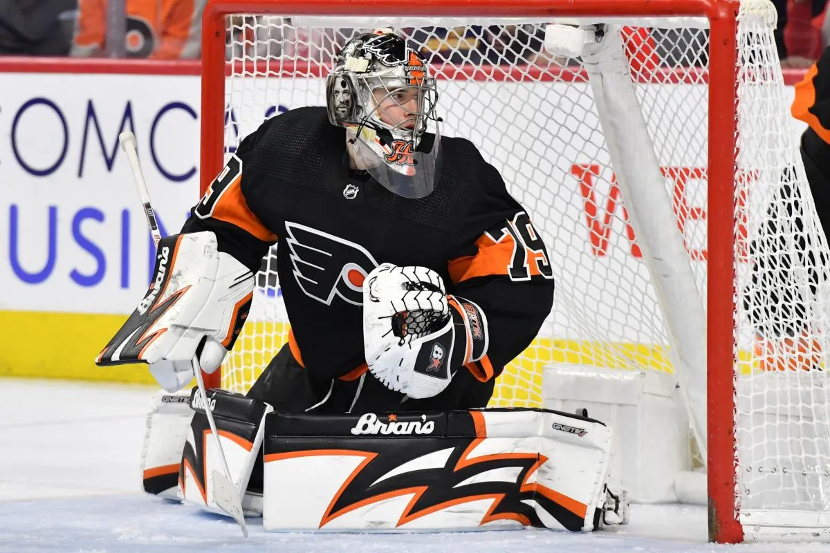Carter Hart reportedly closing in on $1.8M AAV deal with Western Conference cup contender