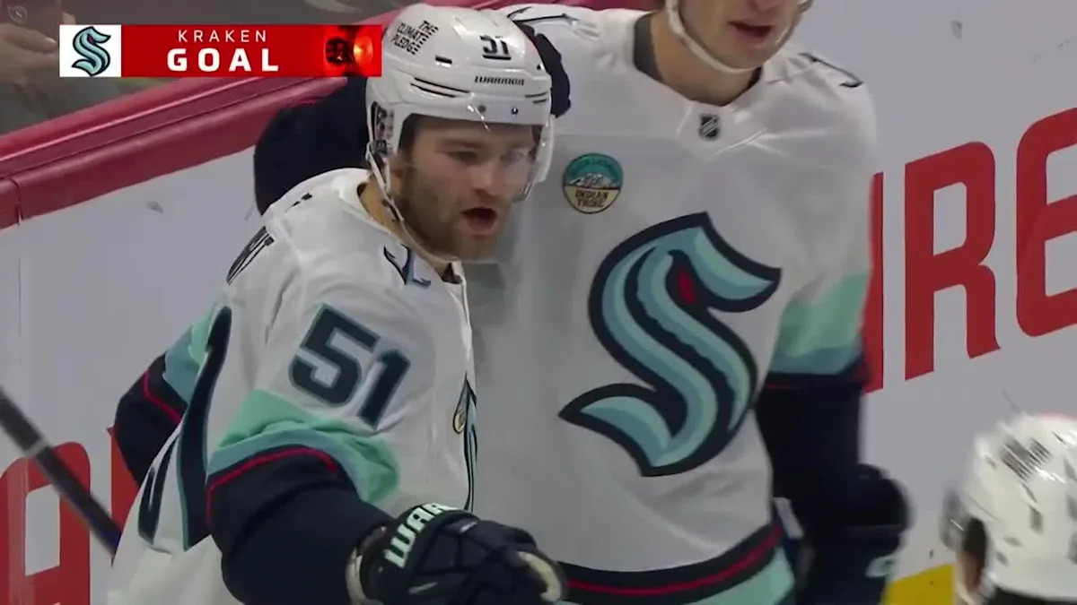 Jared McCann with a Goal vs. Montréal Canadiens