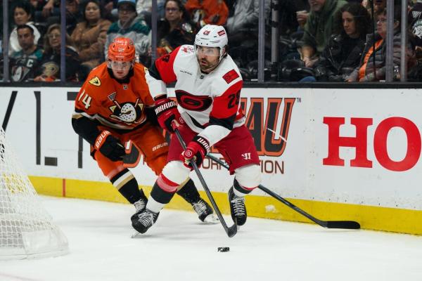 Seth Jarvis’ 3-point night helps Hurricanes beat Ducks, remain unbeaten