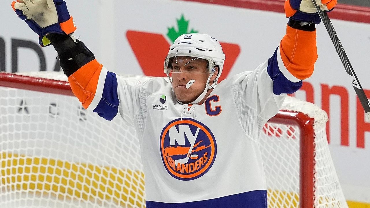 Islanders beat Senators on Anders Lee's late goal